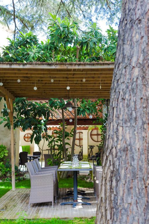 Auberge Du Pont Romain Sommieres Ngoại thất bức ảnh