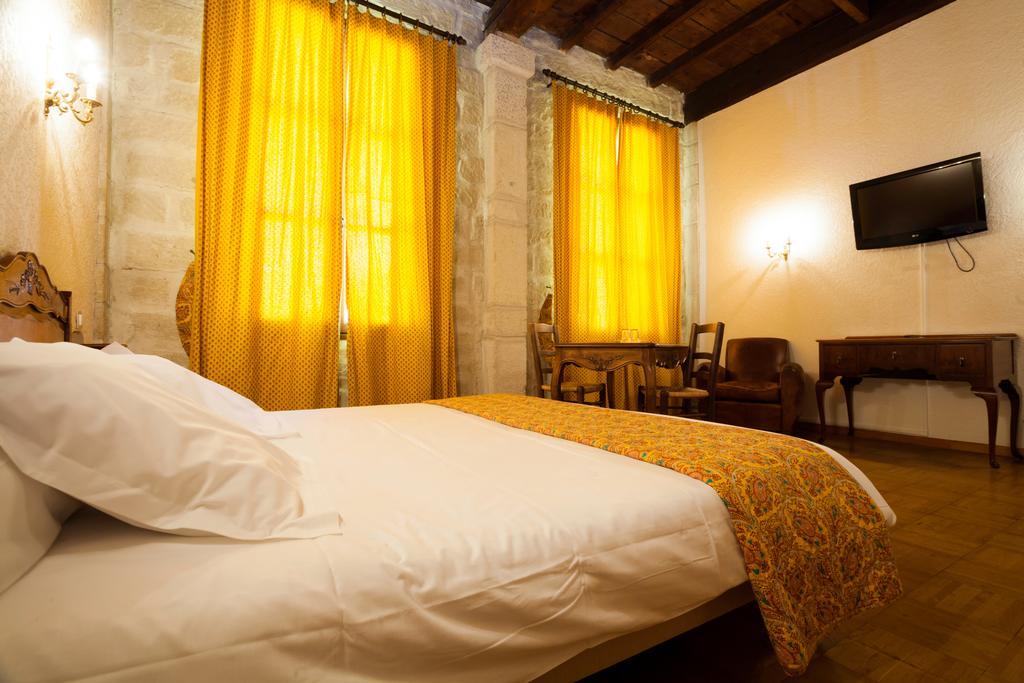 Auberge Du Pont Romain Sommieres Phòng bức ảnh