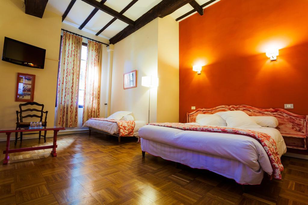 Auberge Du Pont Romain Sommieres Phòng bức ảnh