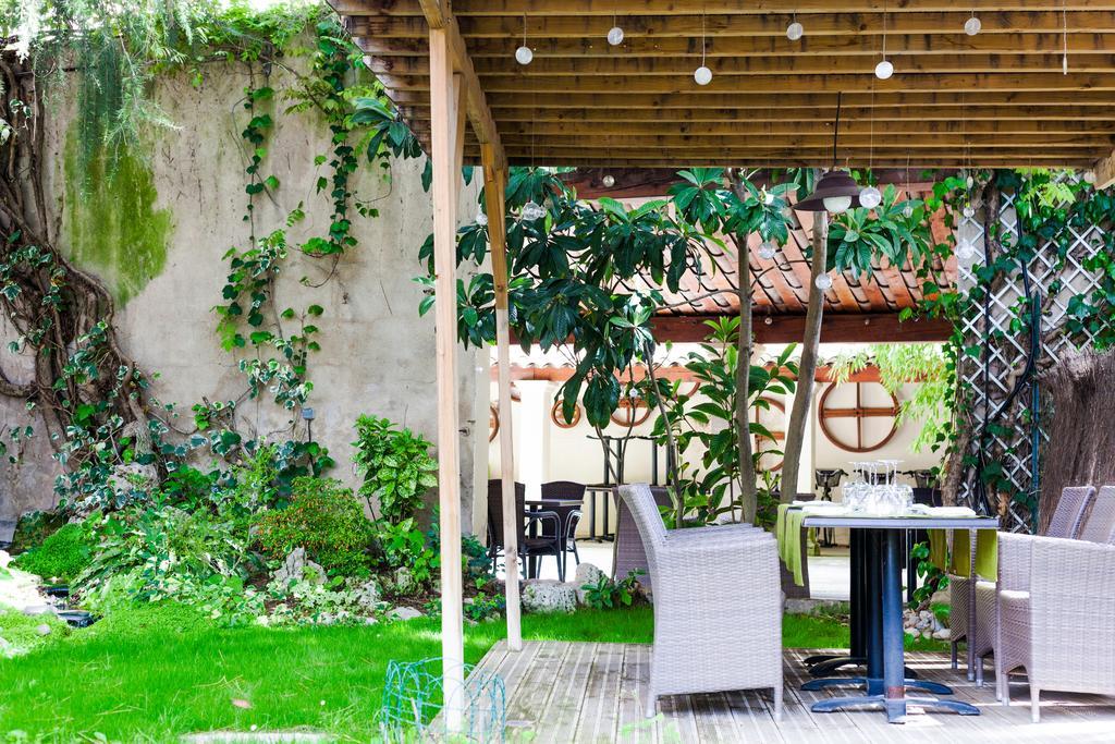 Auberge Du Pont Romain Sommieres Ngoại thất bức ảnh